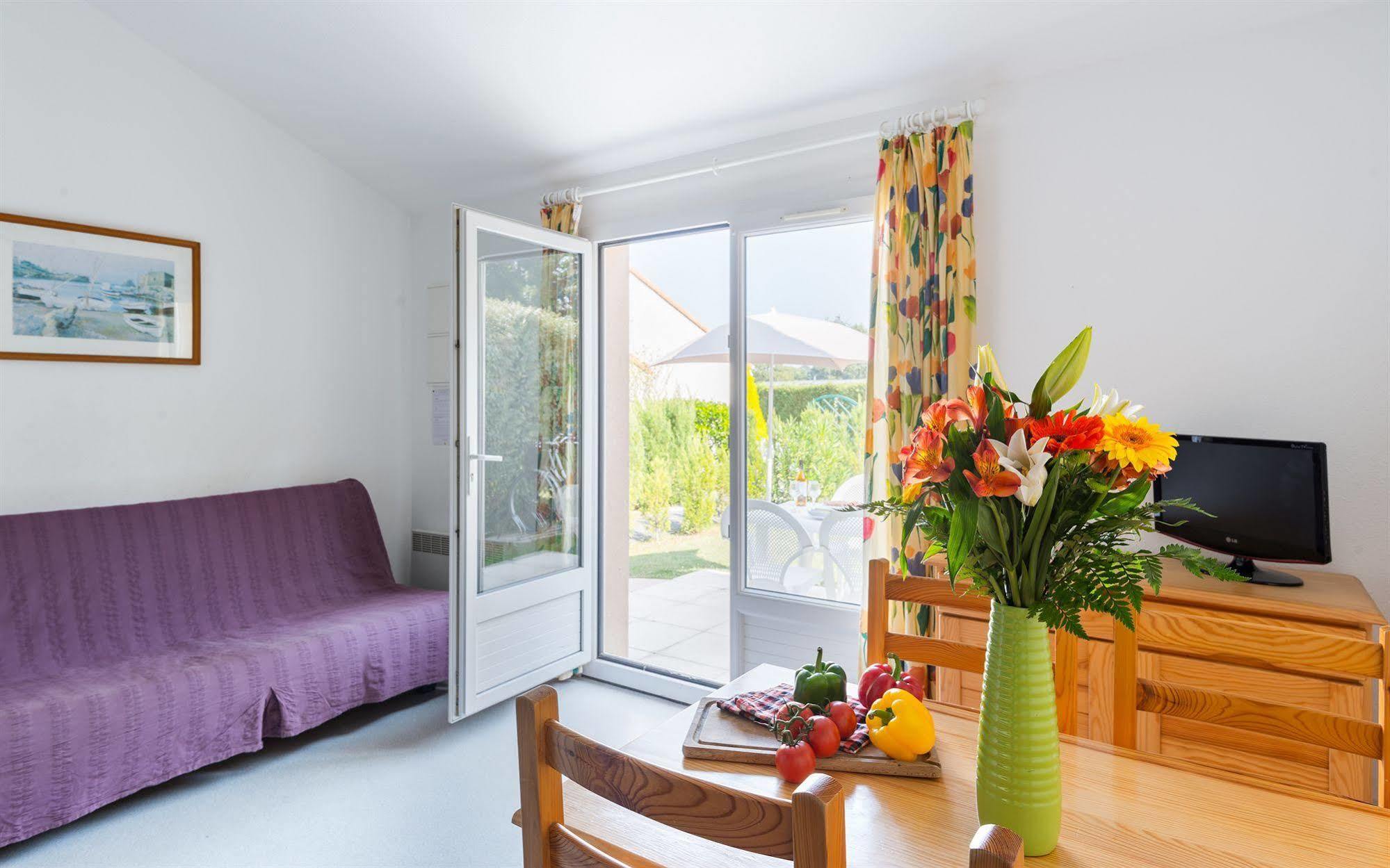 Lagrange Classic Le Clos Des Chenes Hotel Les Mathes Exterior foto