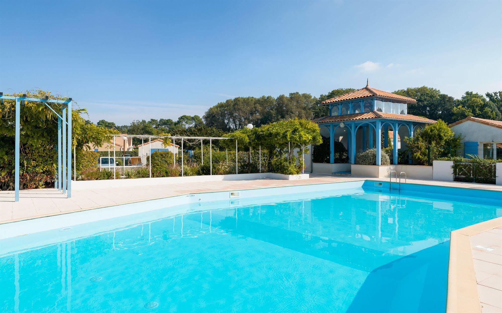 Lagrange Classic Le Clos Des Chenes Hotel Les Mathes Exterior foto
