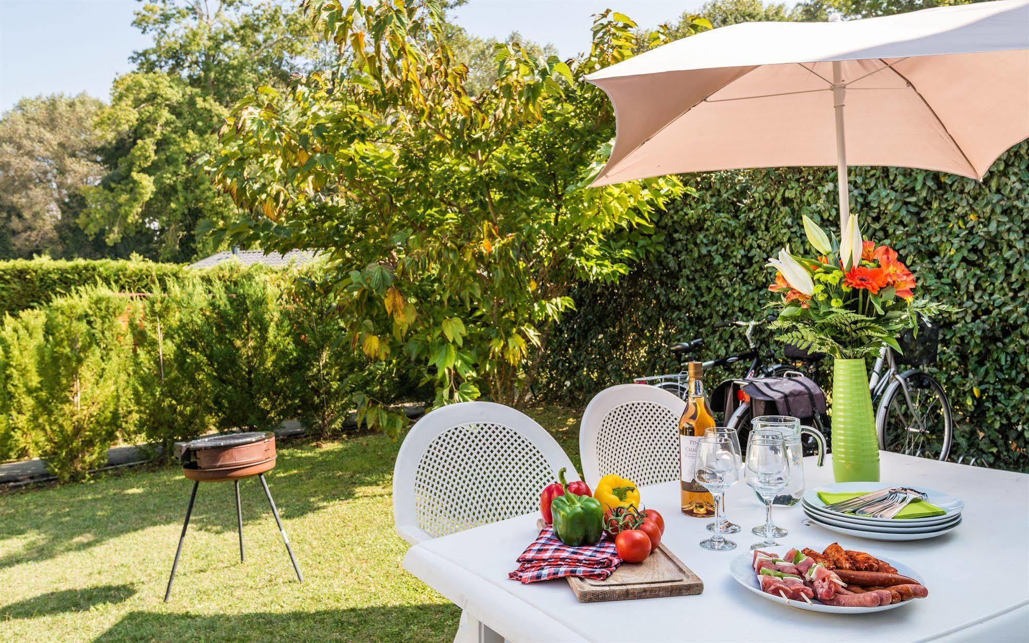 Lagrange Classic Le Clos Des Chenes Hotel Les Mathes Exterior foto